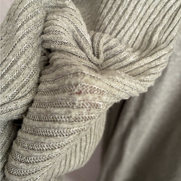 💥Cupio Cozy Green V-Neck Lightweight Long Sleeves Tunic Top M - Picture 12 of 12